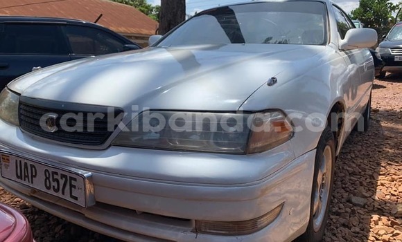 Gura Yakoze Toyota Mark II White Imodoka i Kampala mu Uganda Gura Yakoze Toyota Mark II White Imodoka i Kampala mu Uganda
