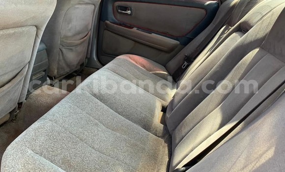 Gura Yakoze Toyota Mark II White Imodoka i Kampala mu Uganda Gura Yakoze Toyota Mark II White Imodoka i Kampala mu Uganda