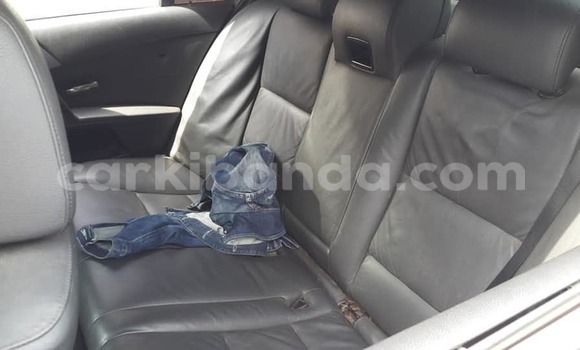 Gura Yakoze BMW 5–Series Blue Imodoka i Kampala mu Uganda Gura Yakoze BMW 5–Series Blue Imodoka i Kampala mu Uganda