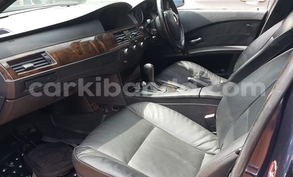 Gura Yakoze BMW 5–Series Blue Imodoka i Kampala mu Uganda Gura Yakoze BMW 5–Series Blue Imodoka i Kampala mu Uganda