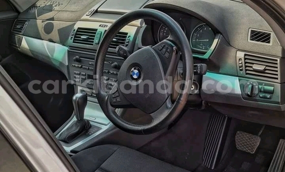 Nunua Ilio tumika BMW X3 Nyeupe Gari ndani ya Kampala nchini Uganda Nunua Ilio tumika BMW X3 Nyeupe Gari ndani ya Kampala nchini Uganda