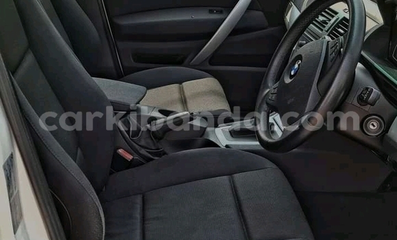 Nunua Ilio tumika BMW X3 Nyeupe Gari ndani ya Kampala nchini Uganda Nunua Ilio tumika BMW X3 Nyeupe Gari ndani ya Kampala nchini Uganda