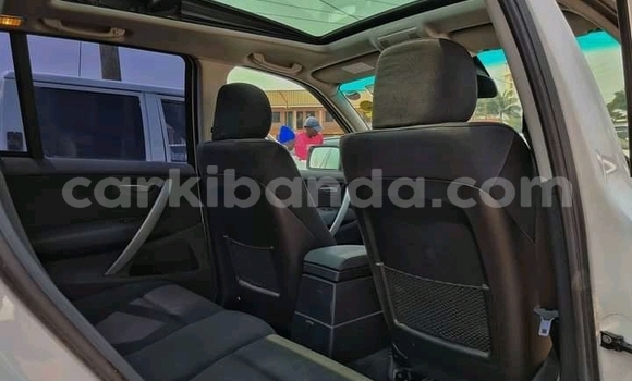 Nunua Ilio tumika BMW X3 Nyeupe Gari ndani ya Kampala nchini Uganda Nunua Ilio tumika BMW X3 Nyeupe Gari ndani ya Kampala nchini Uganda