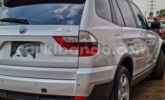 Nunua Ilio tumika BMW X3 Nyeupe Gari ndani ya Kampala nchini Uganda Nunua Ilio tumika BMW X3 Nyeupe Gari ndani ya Kampala nchini Uganda