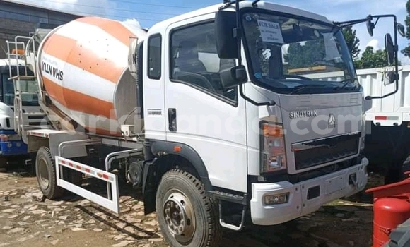 Acheter Import Utilitaire Howo Sinotruk Blanc à Kampala, Ouganda Acheter Import Utilitaire Howo Sinotruk Blanc à Kampala, Ouganda