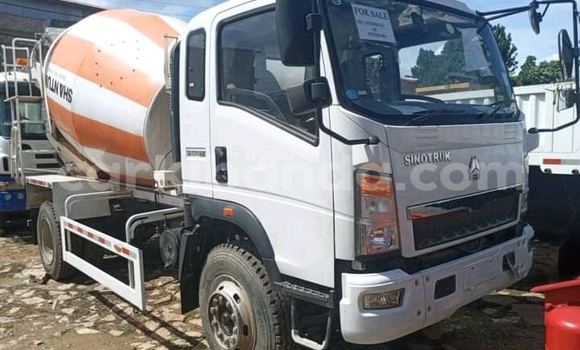Acheter Import Utilitaire Howo Sinotruk Blanc à Kampala, Ouganda Acheter Import Utilitaire Howo Sinotruk Blanc à Kampala, Ouganda