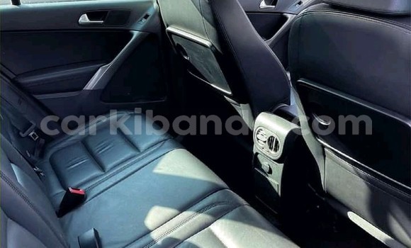 Gura Yakoze Volkswagen Tiguan Black Imodoka i Kampala mu Uganda Gura Yakoze Volkswagen Tiguan Black Imodoka i Kampala mu Uganda