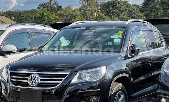 Gura Yakoze Volkswagen Tiguan Black Imodoka i Kampala mu Uganda Gura Yakoze Volkswagen Tiguan Black Imodoka i Kampala mu Uganda