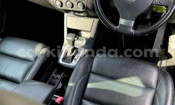 Gura Yakoze Volkswagen Tiguan Black Imodoka i Kampala mu Uganda Gura Yakoze Volkswagen Tiguan Black Imodoka i Kampala mu Uganda