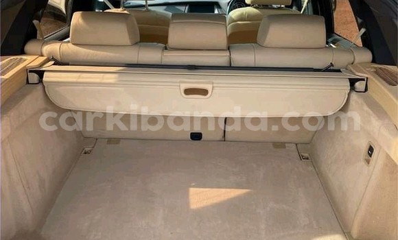 Nunua Ilio tumika BMW X5 Nyeupe Gari ndani ya Kampala nchini Uganda Nunua Ilio tumika BMW X5 Nyeupe Gari ndani ya Kampala nchini Uganda