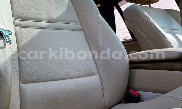 Nunua Ilio tumika BMW X5 Nyeupe Gari ndani ya Kampala nchini Uganda Nunua Ilio tumika BMW X5 Nyeupe Gari ndani ya Kampala nchini Uganda