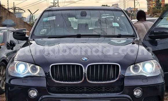 Nunua Ilio tumika BMW X5 Nyeusi Gari ndani ya Kampala nchini Uganda Nunua Ilio tumika BMW X5 Nyeusi Gari ndani ya Kampala nchini Uganda