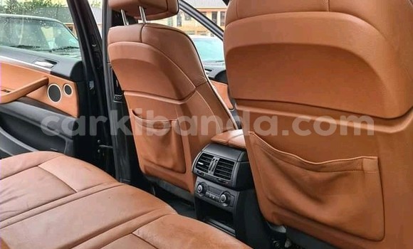 Nunua Ilio tumika BMW X5 Nyeusi Gari ndani ya Kampala nchini Uganda Nunua Ilio tumika BMW X5 Nyeusi Gari ndani ya Kampala nchini Uganda
