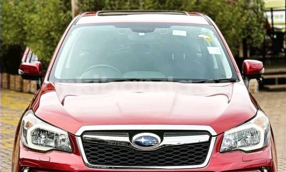 Gura Yakoze Subaru XT Red Imodoka i Kampala mu Uganda