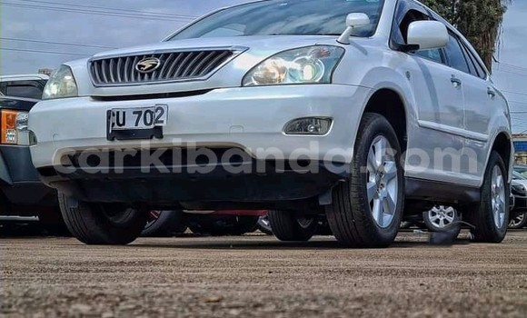Gura Yakoze Toyota Harrier White Imodoka i Kampala mu Uganda Gura Yakoze Toyota Harrier White Imodoka i Kampala mu Uganda