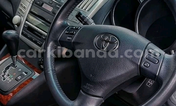 Acheter Occasion Voiture Toyota Harrier Bleu à Kampala, Ouganda Acheter Occasion Voiture Toyota Harrier Bleu à Kampala, Ouganda