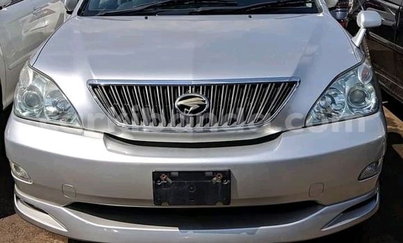 Nunua Ilio tumika Toyota Harrier Fedha Gari ndani ya Kampala nchini Uganda Nunua Ilio tumika Toyota Harrier Fedha Gari ndani ya Kampala nchini Uganda