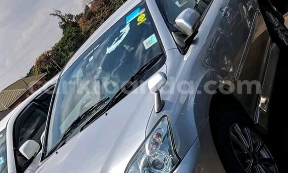 Nunua Ilio tumika Toyota Harrier Fedha Gari ndani ya Kampala nchini Uganda Nunua Ilio tumika Toyota Harrier Fedha Gari ndani ya Kampala nchini Uganda