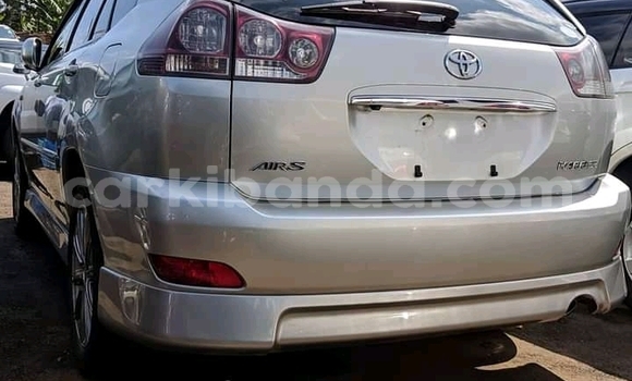 Nunua Ilio tumika Toyota Harrier Fedha Gari ndani ya Kampala nchini Uganda Nunua Ilio tumika Toyota Harrier Fedha Gari ndani ya Kampala nchini Uganda