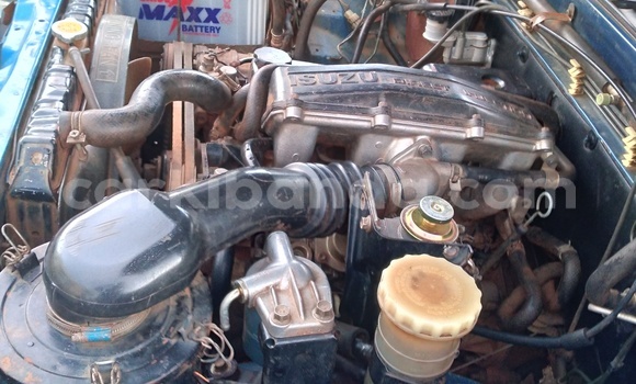 Gura Yakoze Isuzu KB Blue Imodoka i Kampala mu Uganda