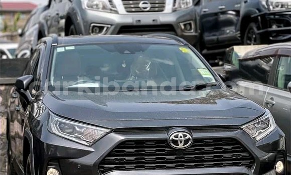 Gura Yakoze Toyota RAV4 Black Imodoka i Kampala mu Uganda Gura Yakoze Toyota RAV4 Black Imodoka i Kampala mu Uganda