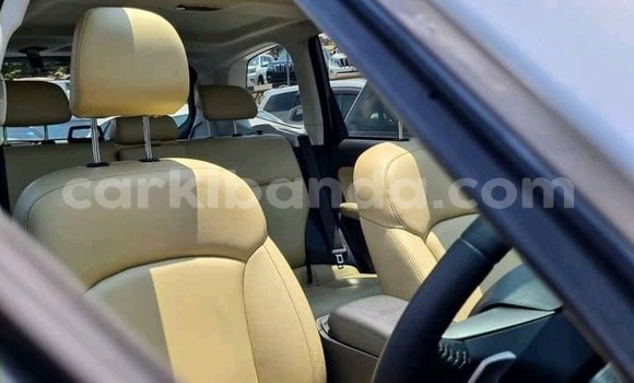 Nunua Ilio tumika Subaru XT Nyeupe Gari ndani ya Kampala nchini Uganda Nunua Ilio tumika Subaru XT Nyeupe Gari ndani ya Kampala nchini Uganda