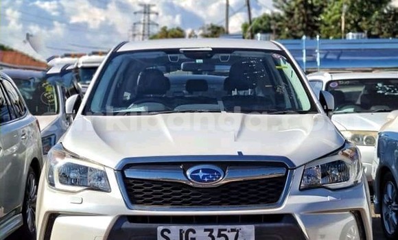 Nunua Ilio tumika Subaru XT Nyeupe Gari ndani ya Kampala nchini Uganda