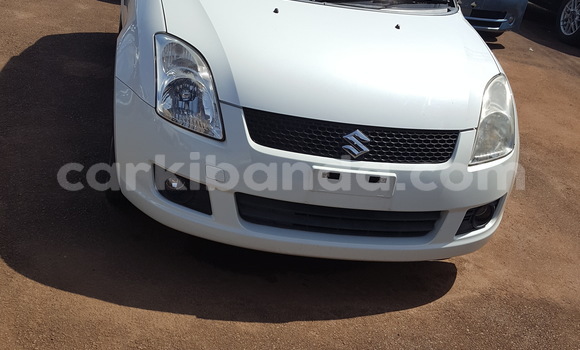 Gura Imported Suzuki Swift White Imodoka i Kampala mu Uganda