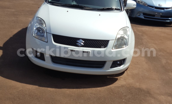 Acheter Import Voiture Suzuki Swift Blanc à Kampala, Ouganda Acheter Import Voiture Suzuki Swift Blanc à Kampala, Ouganda