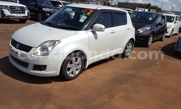 Acheter Import Voiture Suzuki Swift Blanc à Kampala, Ouganda Acheter Import Voiture Suzuki Swift Blanc à Kampala, Ouganda
