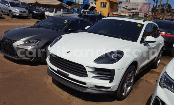 Acheter Import Voiture Porsche Macan Blanc à Kampala, Ouganda Acheter Import Voiture Porsche Macan Blanc à Kampala, Ouganda