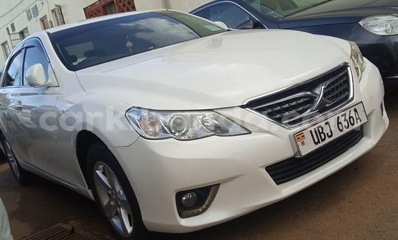 Gura Yakoze Toyota Mark X White Imodoka i Kampala mu Uganda Gura Yakoze Toyota Mark X White Imodoka i Kampala mu Uganda