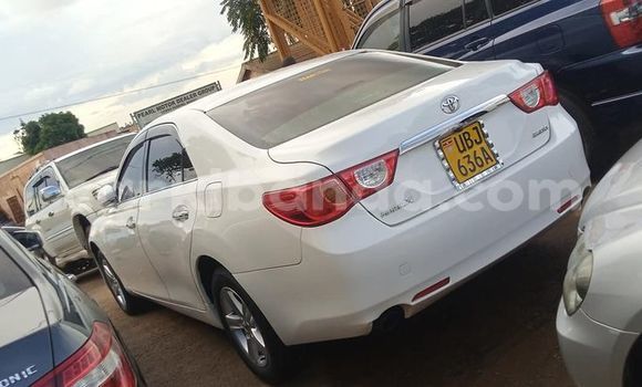 Gura Yakoze Toyota Mark X White Imodoka i Kampala mu Uganda Gura Yakoze Toyota Mark X White Imodoka i Kampala mu Uganda