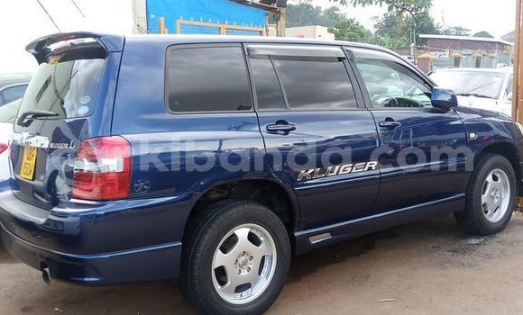Gura Yakoze Toyota Kluger Blue Imodoka i Kampala mu Uganda Gura Yakoze Toyota Kluger Blue Imodoka i Kampala mu Uganda