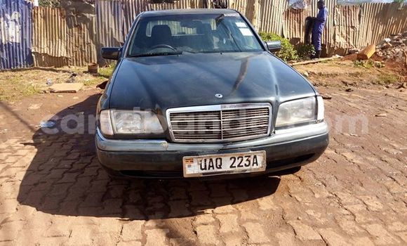Acheter Occasion Voiture Mercedes‒Benz C–Class Noir à Kampala, Ouganda Acheter Occasion Voiture Mercedes‒Benz C–Class Noir à Kampala, Ouganda