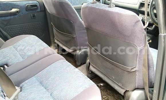 Gura Yakoze Toyota RAV4 Green Imodoka i Kampala mu Uganda Gura Yakoze Toyota RAV4 Green Imodoka i Kampala mu Uganda