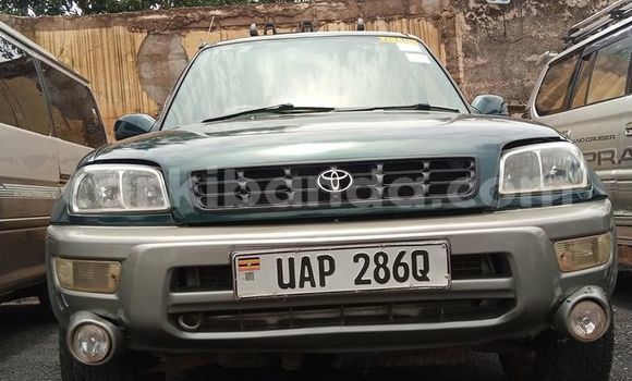 Gura Yakoze Toyota RAV4 Green Imodoka i Kampala mu Uganda Gura Yakoze Toyota RAV4 Green Imodoka i Kampala mu Uganda