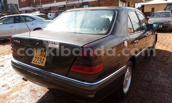 Acheter Occasion Voiture Mercedes‒Benz C–Class Noir à Kampala, Ouganda Acheter Occasion Voiture Mercedes‒Benz C–Class Noir à Kampala, Ouganda
