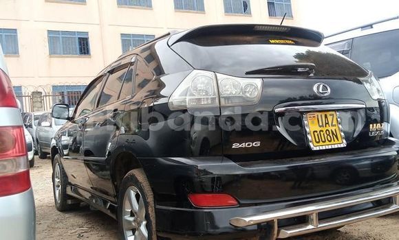 Gura Yakoze Toyota Harrier Black Imodoka i Kampala mu Uganda Gura Yakoze Toyota Harrier Black Imodoka i Kampala mu Uganda