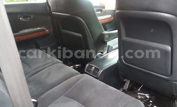 Gura Yakoze Toyota Harrier Black Imodoka i Kampala mu Uganda Gura Yakoze Toyota Harrier Black Imodoka i Kampala mu Uganda