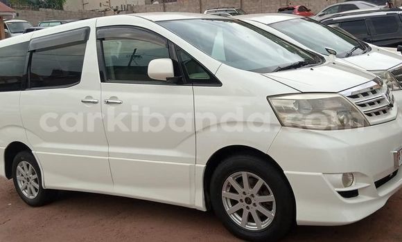 Gura Yakoze Toyota Alphard White Imodoka i Kampala mu Uganda Gura Yakoze Toyota Alphard White Imodoka i Kampala mu Uganda