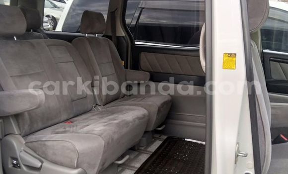 Gura Yakoze Toyota Alphard White Imodoka i Kampala mu Uganda Gura Yakoze Toyota Alphard White Imodoka i Kampala mu Uganda