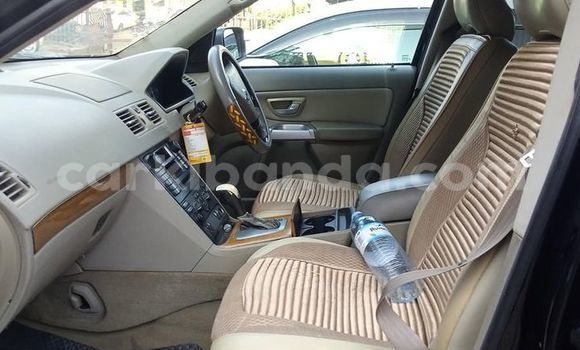 Gura Yakoze Volvo XC90 Black Imodoka i Kampala mu Uganda Gura Yakoze Volvo XC90 Black Imodoka i Kampala mu Uganda