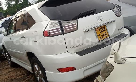 Gura Yakoze Toyota Harrier White Imodoka i Kampala mu Uganda Gura Yakoze Toyota Harrier White Imodoka i Kampala mu Uganda
