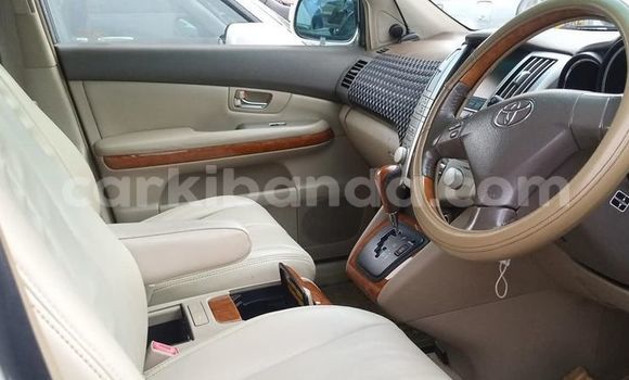 Gura Yakoze Toyota Harrier White Imodoka i Kampala mu Uganda Gura Yakoze Toyota Harrier White Imodoka i Kampala mu Uganda