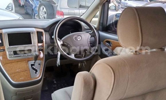 Gura Yakoze Toyota Alphard Silver Imodoka i Kampala mu Uganda Gura Yakoze Toyota Alphard Silver Imodoka i Kampala mu Uganda