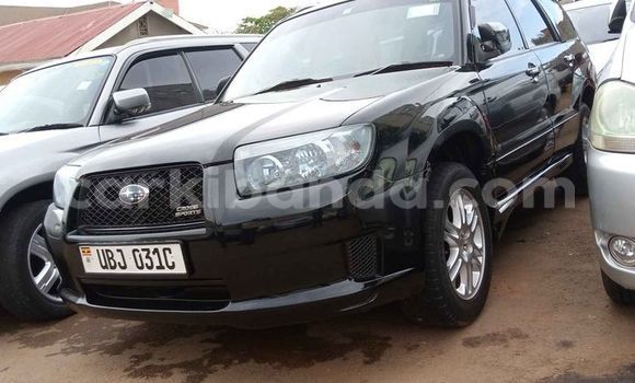 Nunua Ilio tumika Subaru Forester Nyeusi Gari ndani ya Kampala nchini Uganda