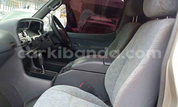 Gura Yakoze Toyota Hiace Beige Imodoka i Kampala mu Uganda Gura Yakoze Toyota Hiace Beige Imodoka i Kampala mu Uganda