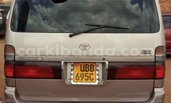 Gura Yakoze Toyota Hiace Beige Imodoka i Kampala mu Uganda Gura Yakoze Toyota Hiace Beige Imodoka i Kampala mu Uganda