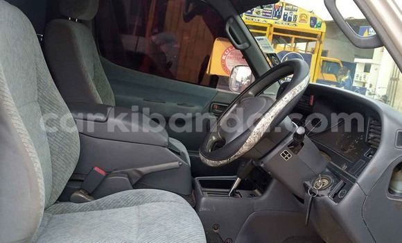 Gura Yakoze Toyota Hiace Beige Imodoka i Kampala mu Uganda Gura Yakoze Toyota Hiace Beige Imodoka i Kampala mu Uganda